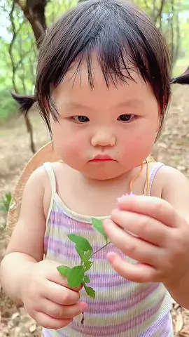 nạp năng lượng bằng cách xem em gái yaoyao 😘 #cute #cutebaby #瑶一瑶小肉包 #yaoyiyao #babylove 