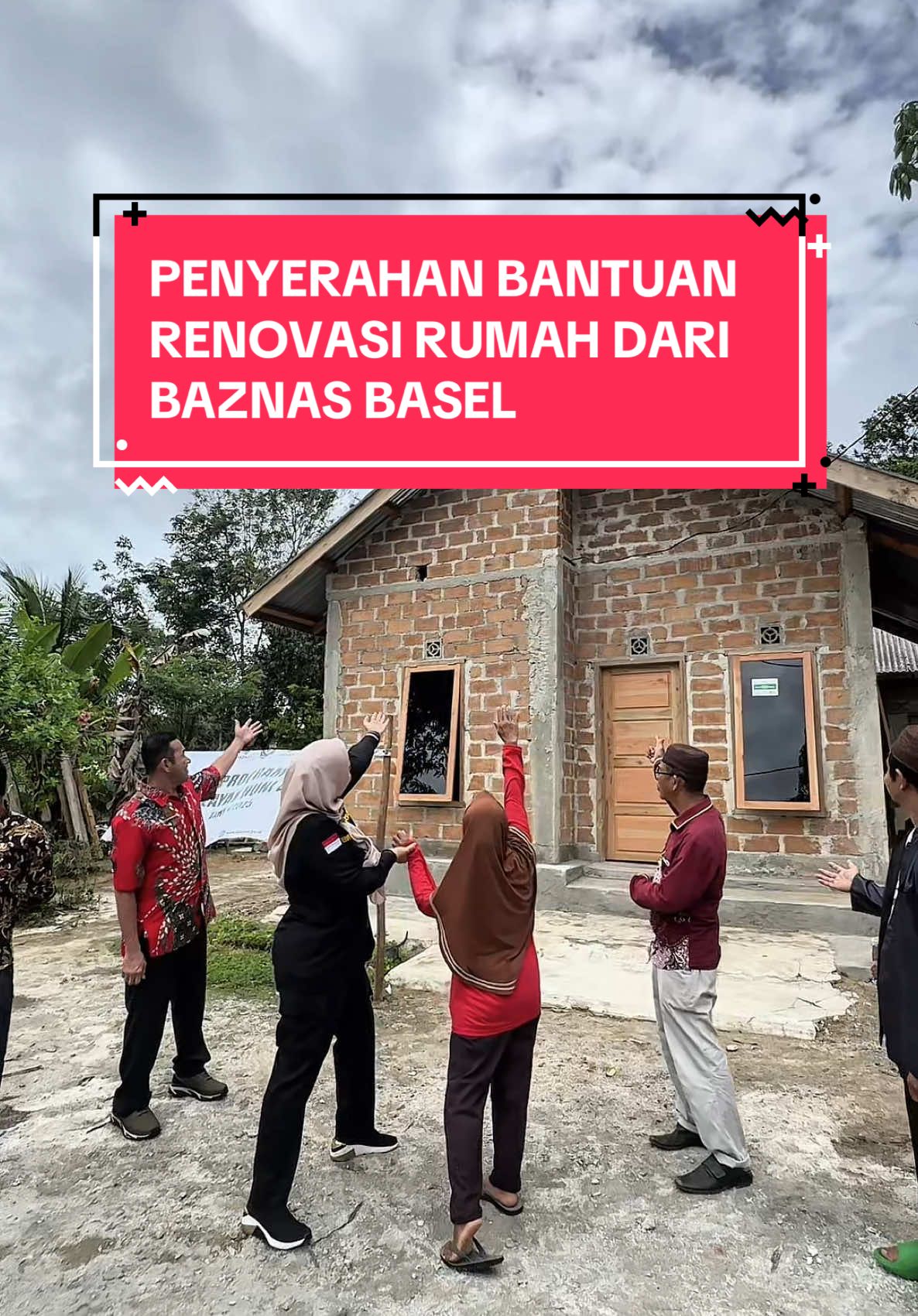 Alhamdulillah, hari ini bunda menyerahkan bantuan renovasi rumah dari BAZNAS Kabupaten Bangka Selatan sebagai wujud kepedulian terhadap masyarakat yang membutuhkan✨ Semoga bantuan ini dapat memberikan kenyamanan dan manfaat bagi keluarga penerima, serta menjadi langkah kecil yang membawa kebahagiaan besar😍🥰 Terima kasih kepada BAZNAS Bangka Selatan atas sinergi dan kepeduliannya. Mari terus bersama-sama hadir untuk masyarakat, agar semakin banyak senyum yang tercipta di Bumi Junjung Besaoh tercinta🤍🫶 Asak Kawa Kite Pacak🔥🔥 #asakkawakitepacak #behamekitepacak #bangkaselatan #indonesia #junjungbesaoh  #fyp #fypシ #4u #racuntiktok #trending #viral #BangkaSelatanBersatu #BangkaSelatanHebat 