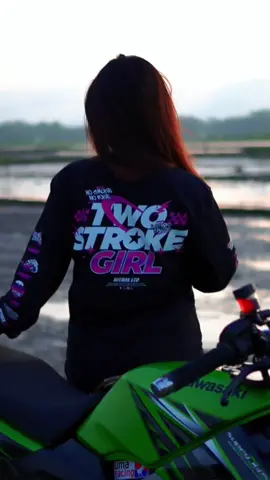 Kaos twostroke girl cek dikerangkeng kuning #2stroke #twostroke #rxkingspekblayer 