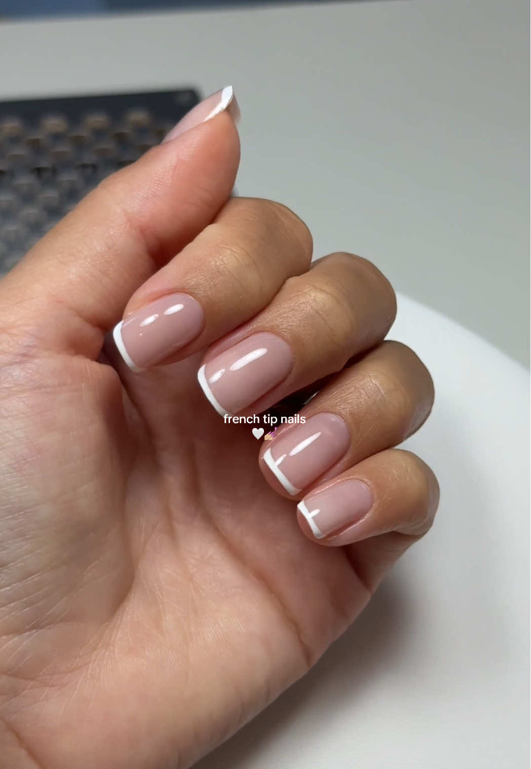 Obsessed with these clean nails 🤍 #nailart #nailartist #paris #nailsalon #parisnails @Olesia- Nail Artist 📍Paris *collab