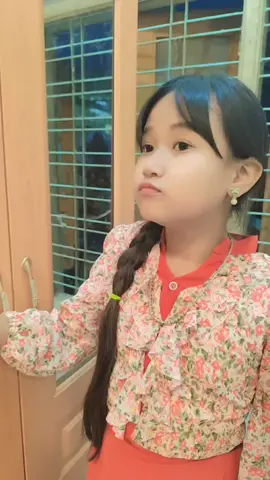 #ဖွေးစိန် အကြွေးရှင်တွေ😂