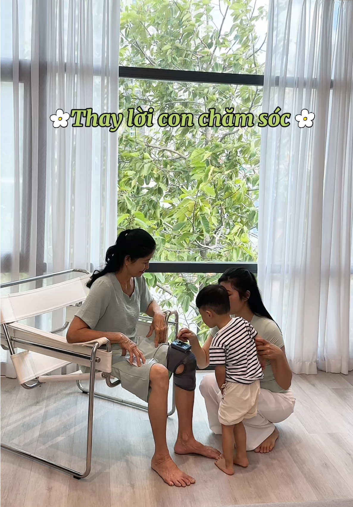 Máy massage ngải cứu thay lời con chăm sóc ☘️ #Thoacao #massagethaoduoc #tucthaoan #thayloiconchamsoc 