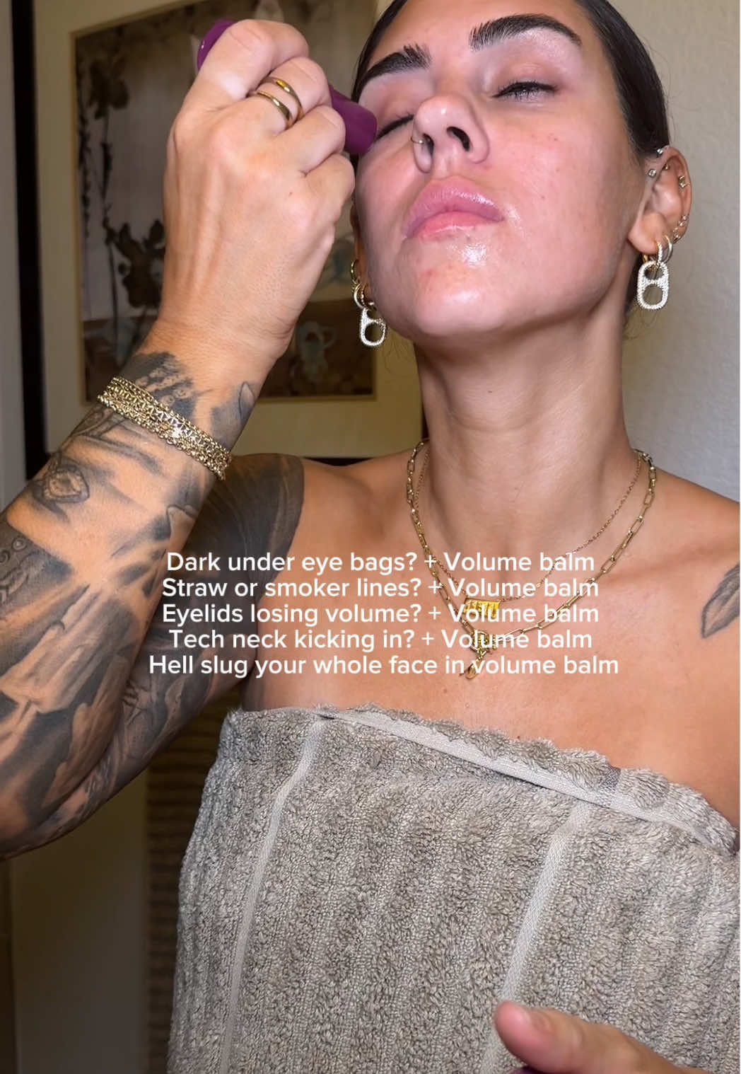 Wrinkles don’t just appear out of nowhere — they happen because your skin loses the things that keep it young: ✨ Calcium → keeps skin firm + structured ✨ Collagen → keeps it thick + plump ✨ Elastin → gives it bounce + snap back When those break down, you get sagging, lines, and tired skin. This balm is my nightly routine to feed all of these things back into my skin before the damage sets in 🥲