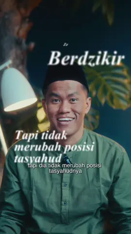 Pernahkah kita duduk lebih lama setelah shalat? Bukan sekadar duduk, tapi tetap dalam posisi tasyahhud, lalu berdzikir kepada Allah. Ternyata, Rasulullah ﷺ mengajarkan sebuah dzikir istimewa seusai shalat Subuh dan Maghrib:   ‎لَا إِلَهَ إِلَّا اللَّهُ وَحْدَهُ لَا شَرِيكَ لَهُ، لَهُ الْمُلْكُ وَلَهُ الْحَمْدُ، وَهُوَ عَلَى كُلِّ شَيْءٍ قَدِيرٌ   10 kali. Fadhilahnya luar biasa: ✨ Allah catat 10 kebaikan,   ✨ Allah hapuskan 10 keburukan,   ✨ Allah angkat 10 derajat,   ✨ Seperti membebaskan 2 budak dari keturunan Ismail,   ✨ Dan mendapat perlindungan dari setan sampai petang.   📖 HR. Ahmad & Abu Dawud, dinilai hasan oleh Syaikh Al-Albani.   🌿 Sederhana, tapi pahalanya begitu agung. Mari biasakan dzikir ini setelah Subuh dan Maghrib.   Yuk, perbaiki kualitas ibadah kita dengan memperbaiki bacaan Al-Qur’an. Belajar bareng di @ngajilah.id supaya shalat dan dzikir kita makin khusyuk. 🌸 #NgajilahID #BelajarQuran #DzikirPagiPetang #ShalatKhusyuk #AmalanRinganPahalaBesar #DzikirSelepasShalat
