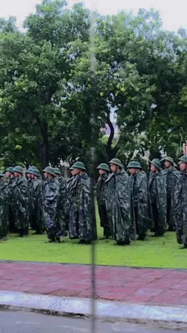 Siêu bão Ragasa: Bộ Quốc phòng đã huy động 300.000 cán bộ, chiến sĩ, dân quân tự vệ ứng trực;  8.000 phương tiện, 6 máy bay sẵn sàng tham gia ứng cứu giúp dân khi có yêu cầu. Hy vọng bão ko gây nhiều thiệt hại cho người dân. #tôiyêuviệtnam #đảngcộngsảnviệtnam #quânđộinhândânviệtnam #baoragasa 