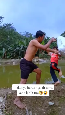 mang gopar parebut jalan lewat🤣🤣 #komedikocak #hiburan #moots #4u #fypシ゚ 