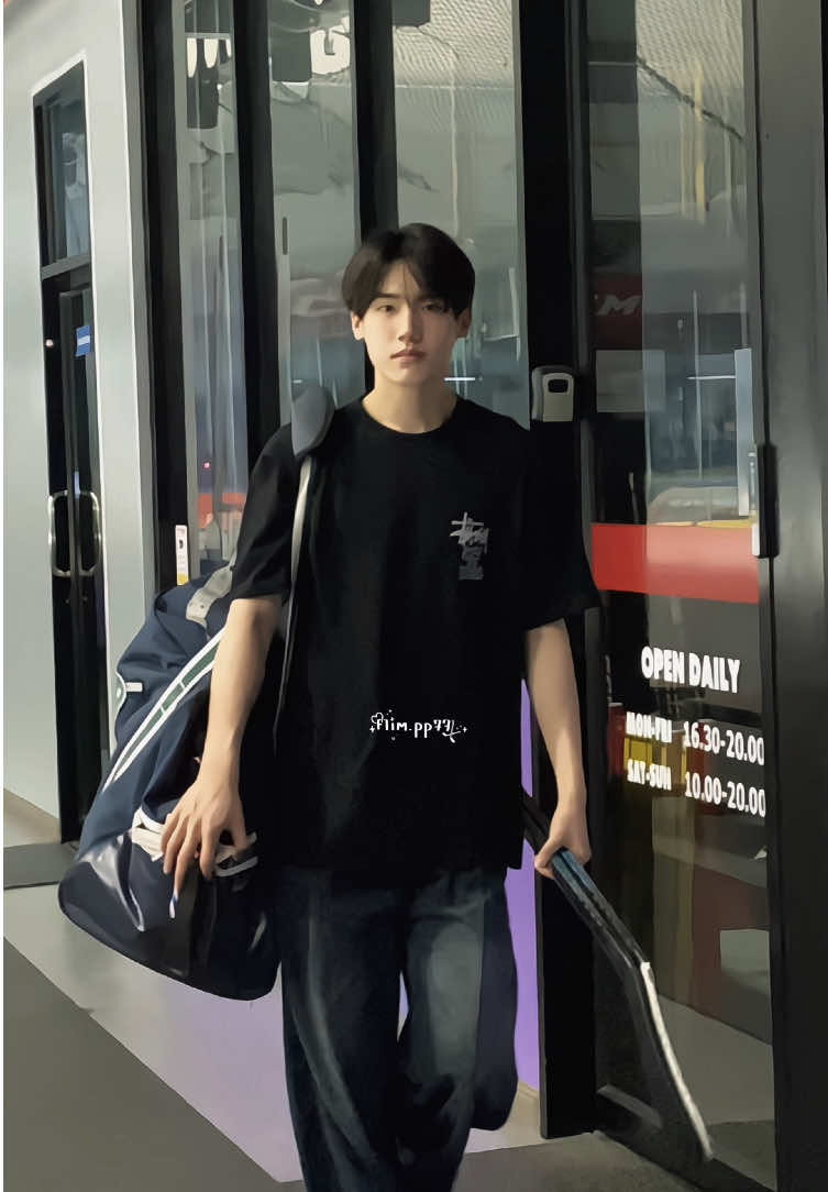 สุดหล่อออ✨ #PEEMTANAT #ภีมธนัช 