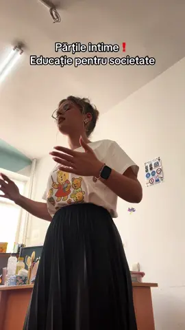 Învățăm copiii că părțile intime sunt doar ale lor și nimeni nu are voie să le atingă. Siguranța începe cu educația! 🌸 Inspirație @Gelda Waterboer  #siguranta #educatie #incredere #educatoaredeursuleti #gradinita 