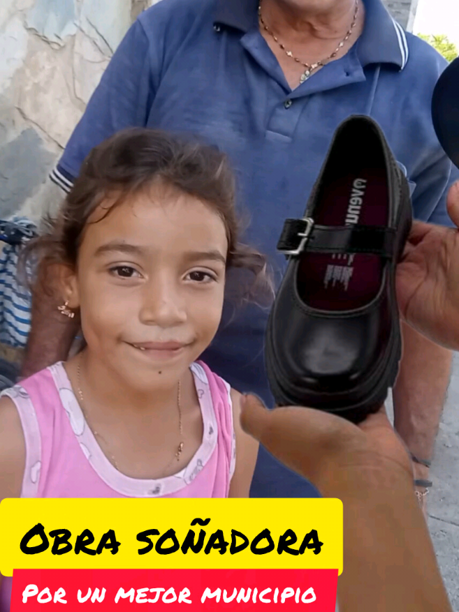 una soñadora anhela unos zapaticos para poder ir a la escuela,comparte el vídeo para que dios toque un corazón y recibe una sorpresa #bachaquero #ciclistasoñador #boyschool #venezuela🇻🇪 #estudiantes 
