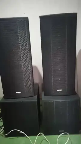 DIJUAL SOUND SYSTEM FULLSET ✨ Harga: Rp45.000.000 (Nego Halus) 📦 Yang didapat sesuai deskripsi: 🔊 Speaker & Subwoofer Subwoofer Ashley 18” (2 unit) Fullrange 15 double + tweeter TW 215P (2 unit) ⚡ Power & Processor Power V4 Pro + hardcase (1 unit) Hardcase ACC (1 unit) Power Squenser (1 unit) Equalizer DBX (1 unit) DLMS DBX 250 (1 unit) 🎤 Mic & Mixer Mic wireless Witzon (1 set, 2 mic) Mixer Ashley King Note 8 (1 unit) 🔌 Kabel & Aksesoris Kabel listrik 15 meter (1 unit) Kabel Speakon pasif 15 meter (4 unit) Kabel XLR acc (10 unit) 💡 Kondisi: Normal siap pakai, cocok untuk hajatan, event, live musik, atau rental sound. 📍 Lokasi: Condet batu ampar ☎️ Minat serius langsung hubungi saya 0856463807** 👉 Harga paket lengkap cuma 45 Juta Nego, tinggal angkut siap gas!