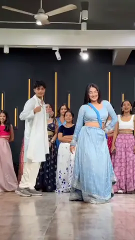 Tu chez bari hai 3 dance 1 video #viral #trendingsound #dancee #viralvideo #foryoupage 