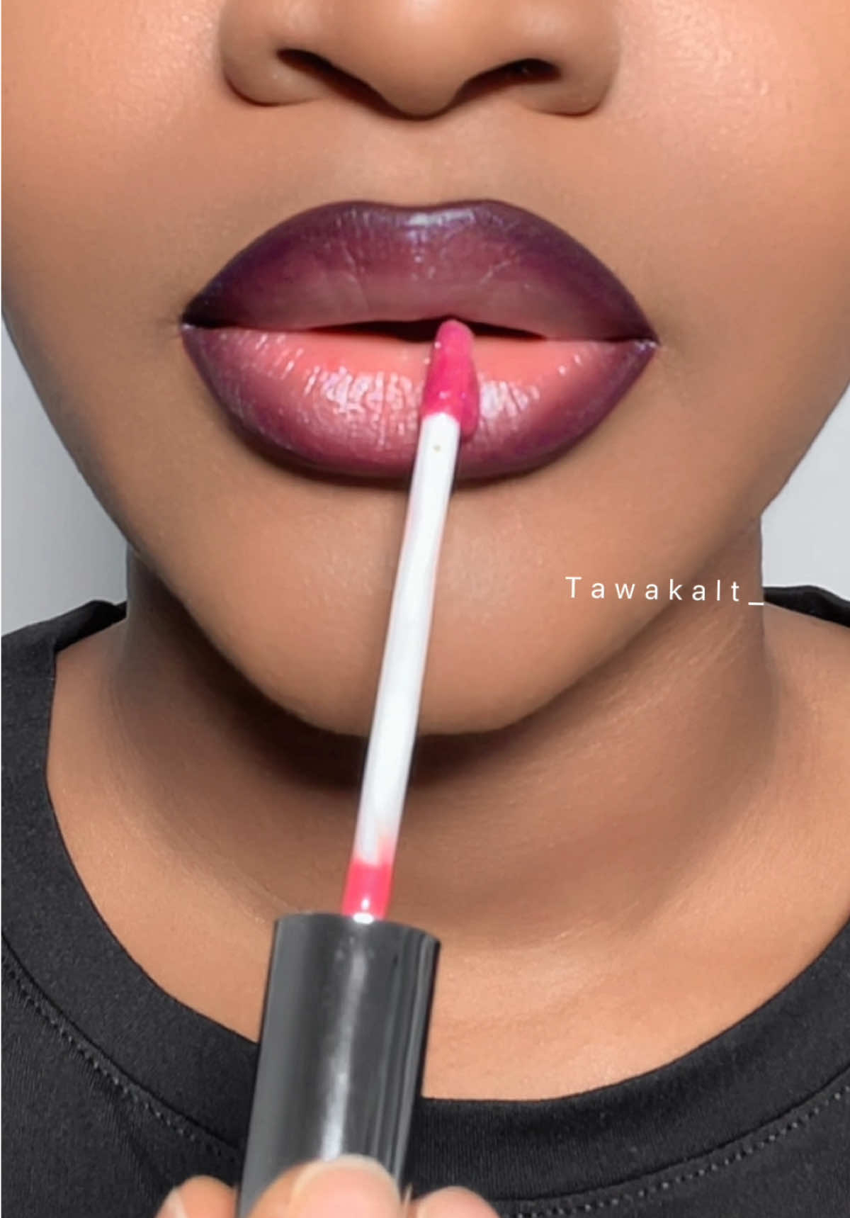Too smooth 🥹 name this lip combo 👇🤭😍 #lipcombo #liptutorial #redlipstick #lipglosses #lipsticktutorial 