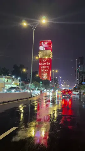 Đã bao lâu rồi bạn chưa đi dao phố mưa. #saigon #saigoncityview 