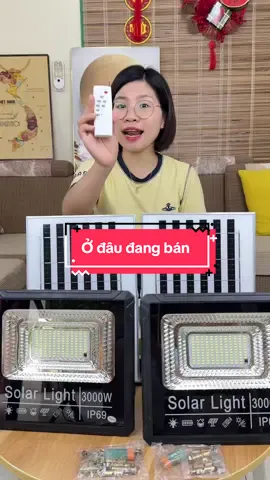 Trả lời @Đỗ Thanh  Combo 2 đèn năng lượng mặt trời 3000W vỏ nhựa chống nước IP69, có thể chiếu sáng 6-8 tiếng, không sử dựng điện, an toàn tiết kiệm, có cảm biến tự động bật tắt #hangxinhtuoi #dennangluongmattroi 