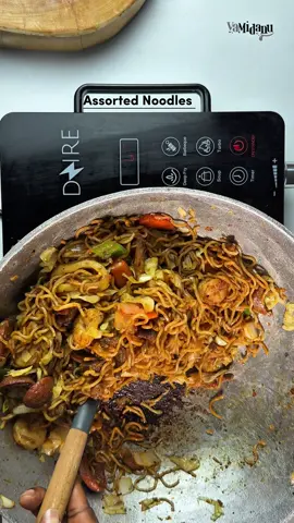 “Assaulted” Noodles Recipe 😍 Ingredients  🟢Protein ( Shrimps, Octopus, Sausages, Beef, Chicken) 🟢Spice Blend ( Pepper, Ginger, Garlic, Onion) 🟢Vegetables ( Carrot, Onion, Green Pepper, Cabbage) 🟢 Other Ingredients (Oil, Curry, Noodles Seasoning, Noodles, Dark Soy Sauce)  #noodles #assortednoodles #vamidanu #indomie #foryou