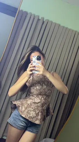 #trendytops #fashion #titaoutfit 