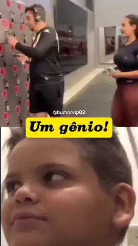 Humor no TiK Tok: Esse cara é um gênio! . . . @Humor VIP 02 @Humor VIP 02 @Humor VIP 02  . . . #humortiktok #humorvip02 #humor #genio #humordecasal 