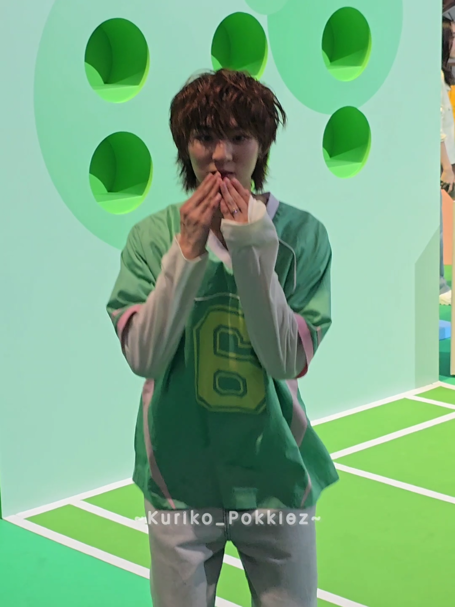 Kiss Kiss 🍓😘😗🫰 สุดจะน่ารักกกกก @Kongjiro  #OPPOA6Pro5GxThomasKong #kongjiro #โทมัสก้อง #thomaskong 
