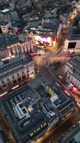 Piccadilly Circus, London ❤️🇬🇧 #london #londonmoments #picadillycircus 