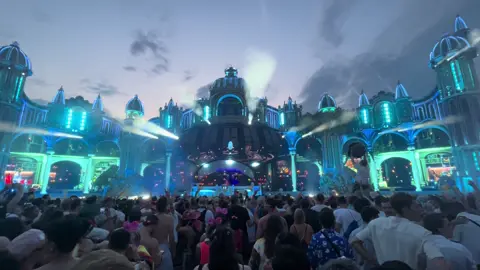 Lets go TML 🧡#tomorrowland2025 #tomorrowland #davidguetta #edmtiktok #fyp 