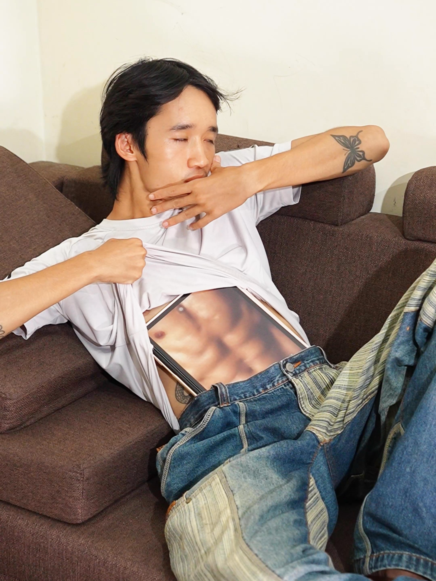 A six-pack hottie | Oppa Huy #huyseoul
