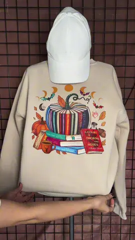 SJM booktok girls will love this sweatshirt for fall🍁🎁📚👻 #acotar #throneofglass #crescentcity #sjm #rhysand 