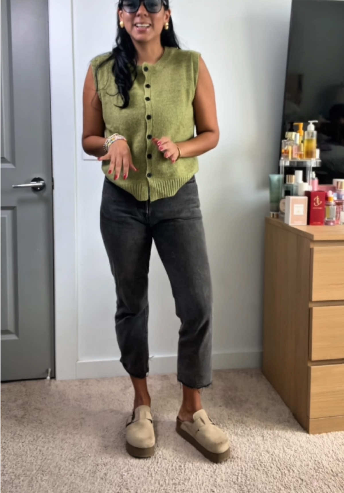 #creatorsearchinsights  Stylish Outfit Ideas for Fall #outfitideas , #fashiontips #fallstyles , #layering 