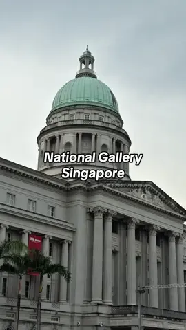 National Gallery Singapore itu dulu penggabungan dua monumen nasional: City Hall sama Gedung MA (Mahkamah Agung). But around 2006, have a transformation and restoration into an Art Gallery 🎨 #exploresingapore #singapore #singaporeimagine #singaporetrending #fyp 
