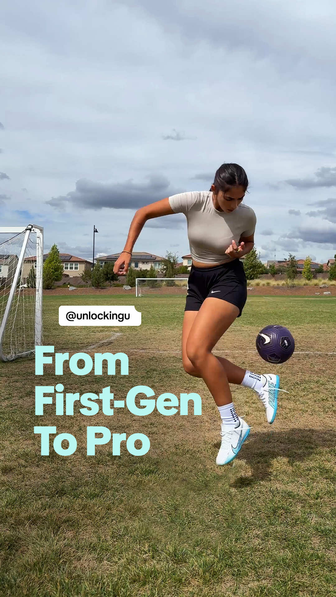 nothing stands in the way of @Unlockingu, not even goalposts 🙂‍↕️ #LatinxHeritageMonth