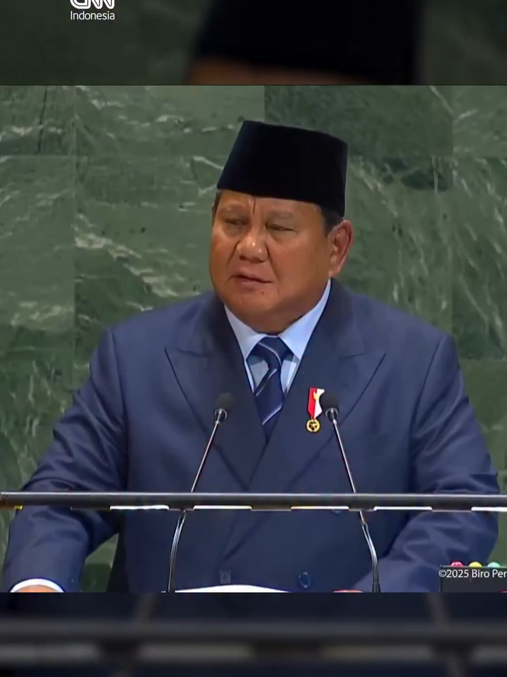 Dalam pidatonya di Majelis Umum PBB di New York, Amerika Serikat, pada Selasa (23/9), Prabowo menjelaskan solusi dua negara bukan hanya memperjuangkan kemerdekaan negara Palestina, tapi juga dibarengi dengan mengakui, menghormati, dan menjamin keamanan Israel.⁣ ⁣ 