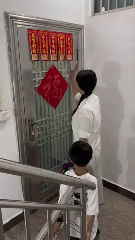 啥也不是，回来腿都给她打断 