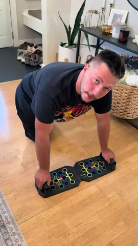 Trying to get fit but don’t have a lot of space for a machine? This push up stand works every upper body muscle!! #workout #weightlift #getfit #weightlifting #weightloss 