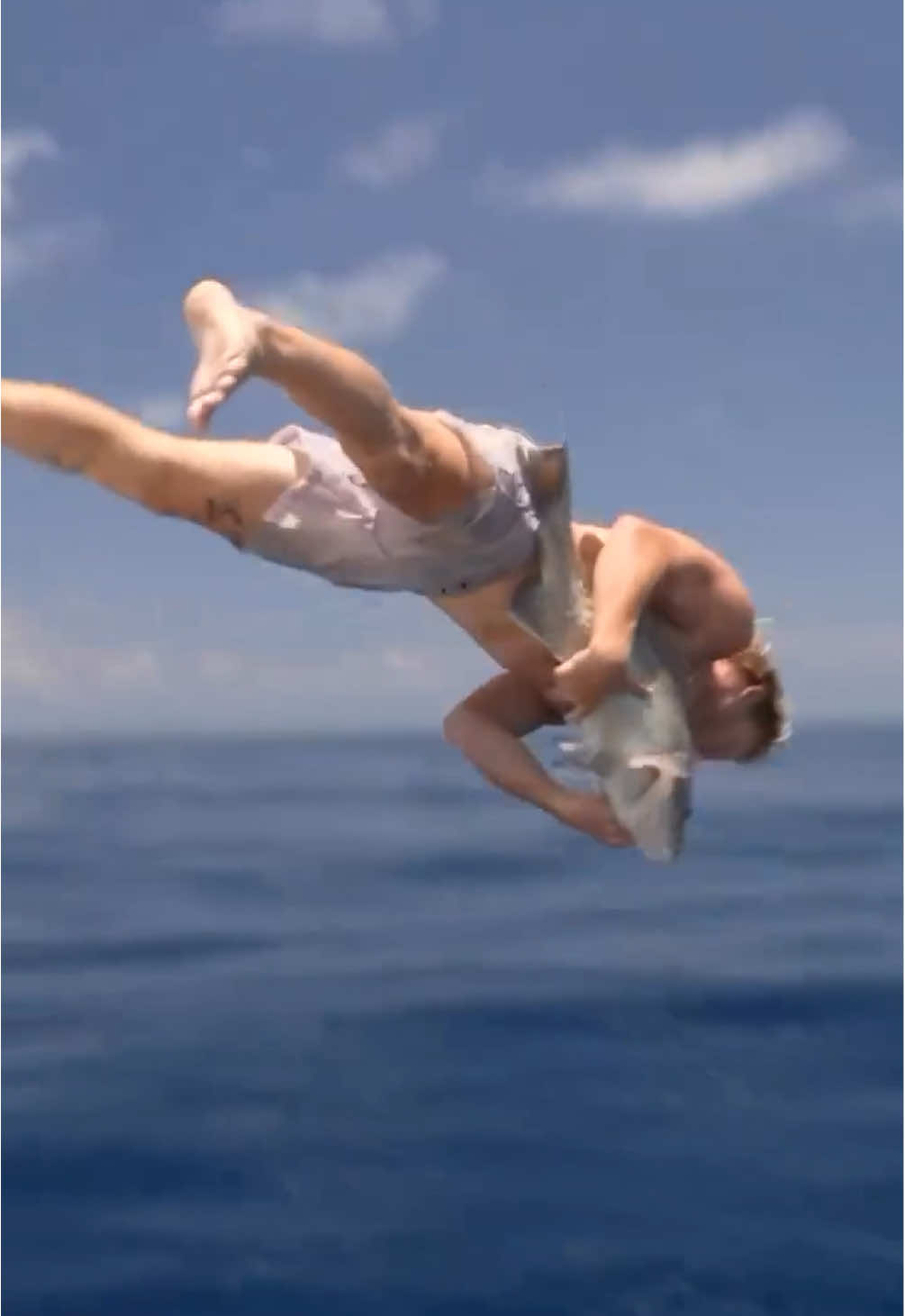 The safest way to release a fish 