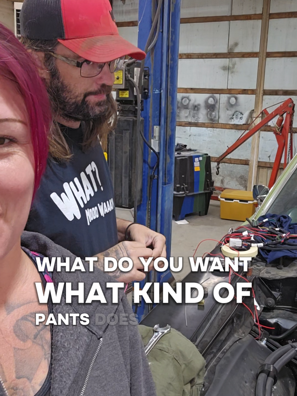 What kind of pants does Mario wear? #HeyHunni #joke #jokesfordays #mrsNoWay #dadjokes 