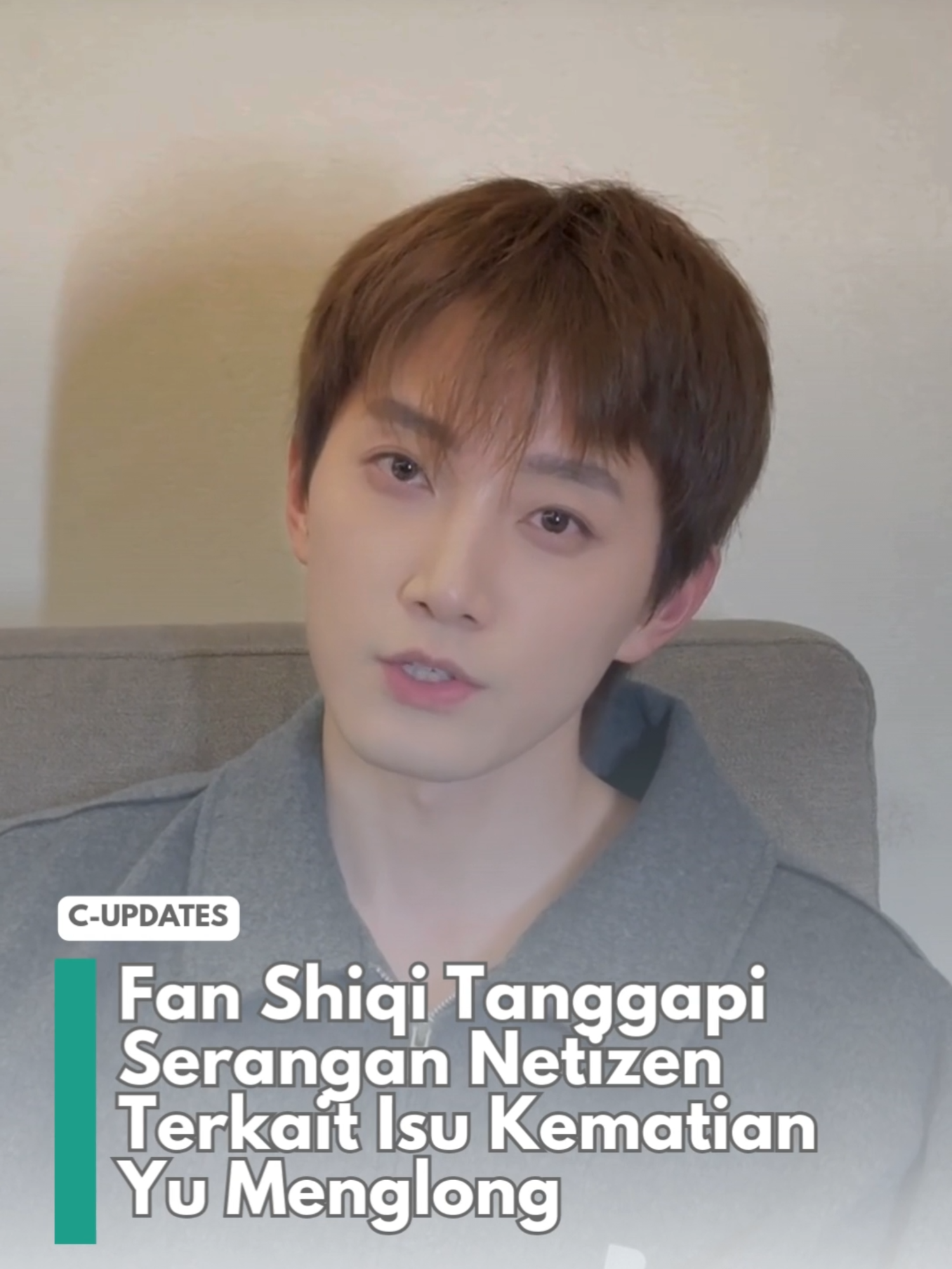 Fan Shiqi Tanggapi Serangan Netizen Terkait Isu Kematian Yu Menglong Aktor Fan Shiqi belakangan menjadi sasaran hujatan di media sosial usai dikaitkan dengan kasus yang melibatkan Yu Menglong. Kolom komentarnya dipenuhi dengan kata-kata kasar dan serangan dari sejumlah pengguna internet. Menanggapi hal tersebut, Fan Shiqi akhirnya memberikan klarifikasi. Ia menegaskan bahwa perundungan di dunia maya bukanlah hal sepele. “Awalnya saya tidak ingin mengganggu perhatian publik, tapi setelah beberapa hari ini, saya ingin mengatakan bahwa cyberbullying sama sekali bukan candaan. Ucapan palsu dan unggahan penuh kebencian bisa melukai seseorang dengan sangat dalam,” tulisnya. Fan Shiqi dituduh terlibat dalam kematian Yu Menglong. Ia diduga mengundang Yu ke pesta maut sebelum kematiannya. ----------- Baca selengkapnya: https://overseasidol.com/fan-shiqi-tanggapi-serangan-netizen-terkait-isu-kematian-yu-menglong/ #fanshiqi #范世琦#yumenglong #于朦胧 #chineseactor