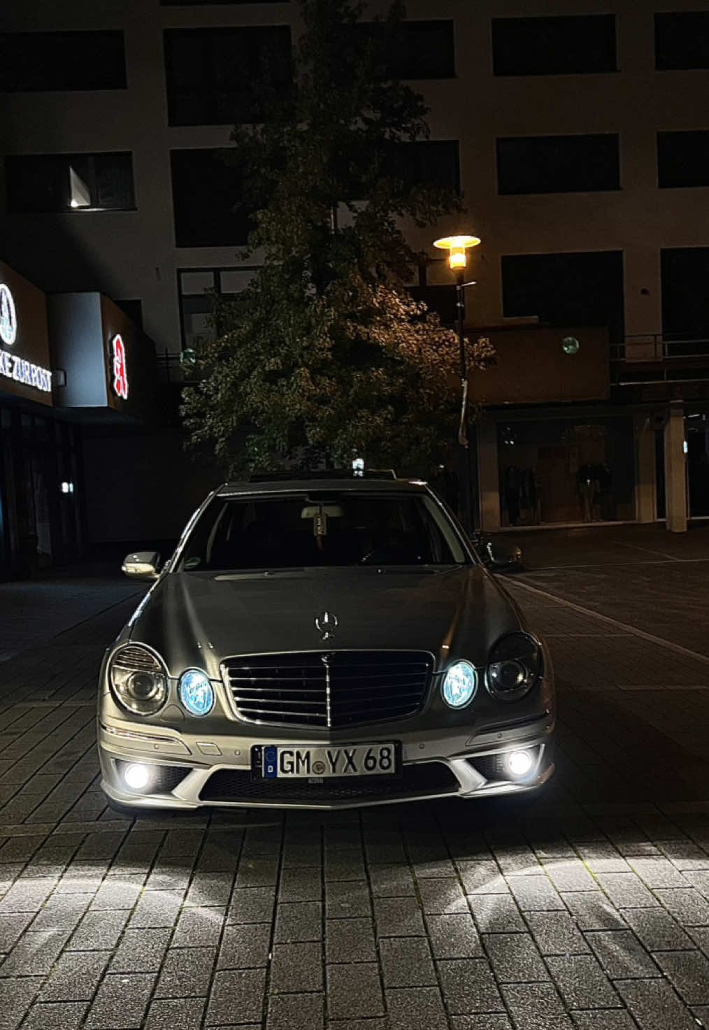 Howww😭 #goviral #videoviral #viralvideos #mercedes #foryoupage 