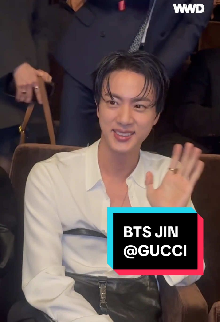 「グッチ」のショー会場にBTSのJINが到着！ #JinxGucci #guccilafamiglia 
