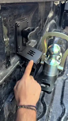 Hitchholder for your gooseneck hitch #gooseneck #hauling #hitchholder #gooseneckhitch #fordsuperduty 