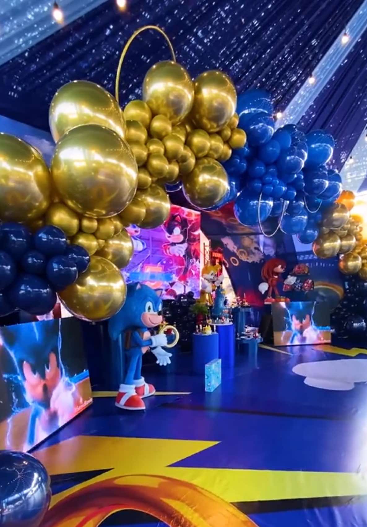 ⚡🎉 ¡Una fiesta a toda velocidad! Evans celebró sus 5 añitos con la magia de SONIC 💙 y nosotros en Perú Eventos Trujillo iluminamos cada rincón para que brille como un verdadero mega cumpleaños. 🌟✨ 🙏 Gracias a Roanza Fiesta por confiar en nuestro servicio de iluminación para hacer de este día algo inolvidable. 📲 ¿Quieres que tu evento también deslumbre? Escríbenos → https://wa.me/51966567611 📞 966 567 611 #MegaCumpleaños #SonicParty #PeruEventosTrujillo #IluminaciónProfesional #trujilloperu🇵🇪  
