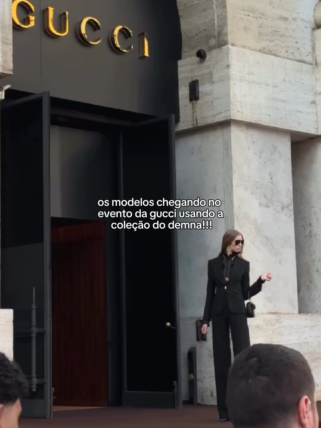E os modelos usando as peças do #Demna no evento da @gucci na MFW? 🤩 #STEALTHELOOK #MFW