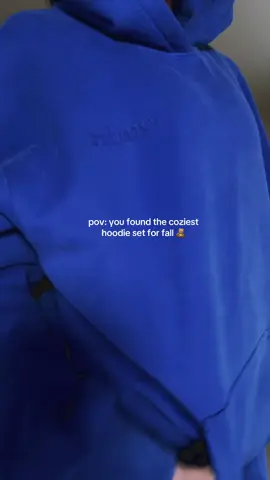 Coziest hoodie I own in the color Cobalt Blue 💙 @Comfrt #comfrthoodie #comfrthoodie #fall #fallaesthetic #tiktokshopcreatorpicks 