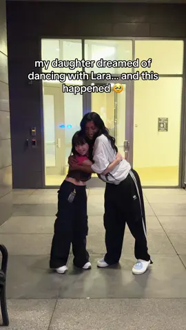 first Megan… and then Lara??!! @KATSEYE  best night ever at their @GRAMMY Museum event 😭🥹  Thank you Lara for all the advice you gave my daughter and for making her dream come true!!  Who should she dance with next??! 