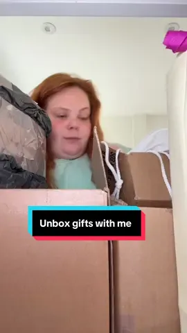 Unbox gifts with me! Thank you all so much 🧡🧡 @Homeof_jy @WooWoo.fun @Beck | Mum of Boys 👦🏻 💙 @Bluevanillaofficial @Jo Malone London @From Our Place #unboxing #gifting #fyp #CapCut 