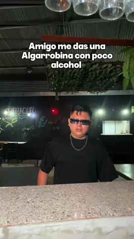 Jsjsjsjs a cuantos no hemos visto, en bellaqueo, la mejor discoteca de todo pucallpa paramos viendo esos casos jsjsjs #bellaqueo #pucallpa #humor #algarrobina #barman
