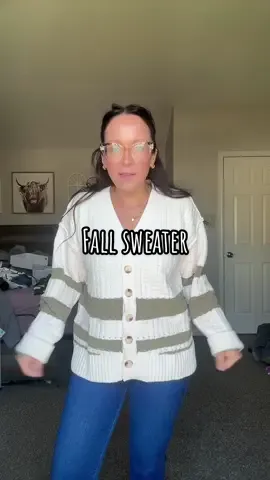 Its officially FALL which means its time to get the sweaters out #fallfashion #falloutfits #sweaterweather #sweater #ootdinspo 