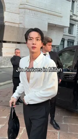 #Jin arrives at Gucci’s premiere of “The Tiger” in Milan. #MFW 