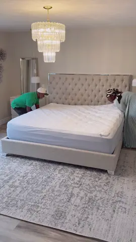 Did you rotate your Mattress yet 😳#teamwork #speedcleaning #husbandandwife #duo #bedroom 