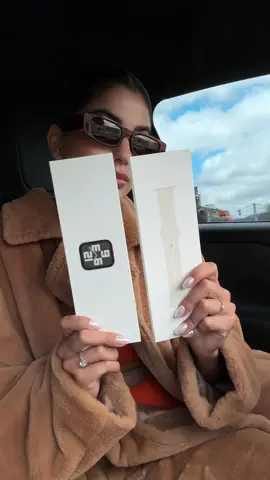 Unboxing Apple Watch 