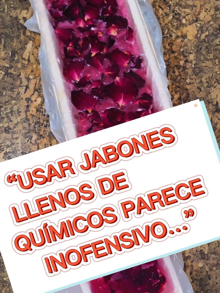🧼 Muchas veces usamos jabones sin pensar en lo que contienen, hasta que la piel empieza a dar señales: resequedad, enrojecimiento o molestias que parecen normales. Pero no siempre lo son 🌿. Elegir opciones naturales no solo limpia, también cuida y protege lo más valioso. 👉 ¿Alguna vez notaste cambios en tu piel sin saber por qué? Cuéntalo en los comentarios y síguenos para más consejos.  #soapmakingtiktok  #jabonescaseros  #jabonesdecorativos  #jabonesartesanales  #jabonesdeglicerina  #hechoamano  #velasartesanales  #velasaromaticas  #jaboneshechosamano  #soapaddict  #artesania #hechoconamor  #emprendeconjabones 