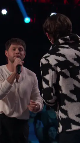 Replying to @Sarly Niall Horan surprised this @NBC's The Voice contestant with a duet of “This Town.” #TheVoice | NBC and Peacock #niallhoran 